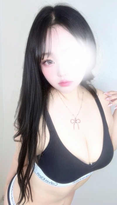 るん 黒髪清楚美乳美女(受付超イチオシ)さんの写真