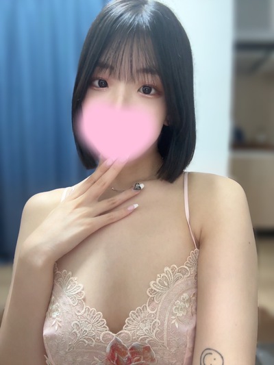 つぼみ ゲキカワ黒髪清楚美巨乳(受付超イチオシ)さんの写真